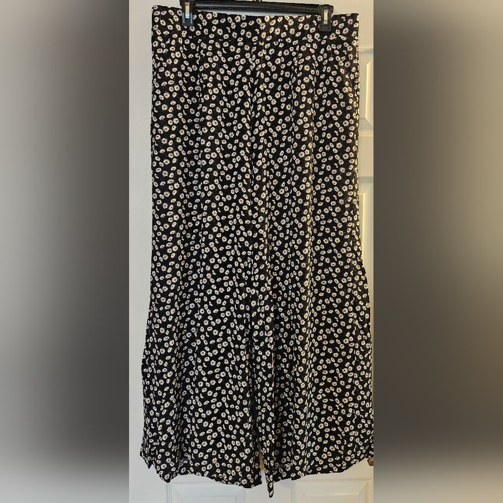 Torrid Daisy Print Women's Pamts